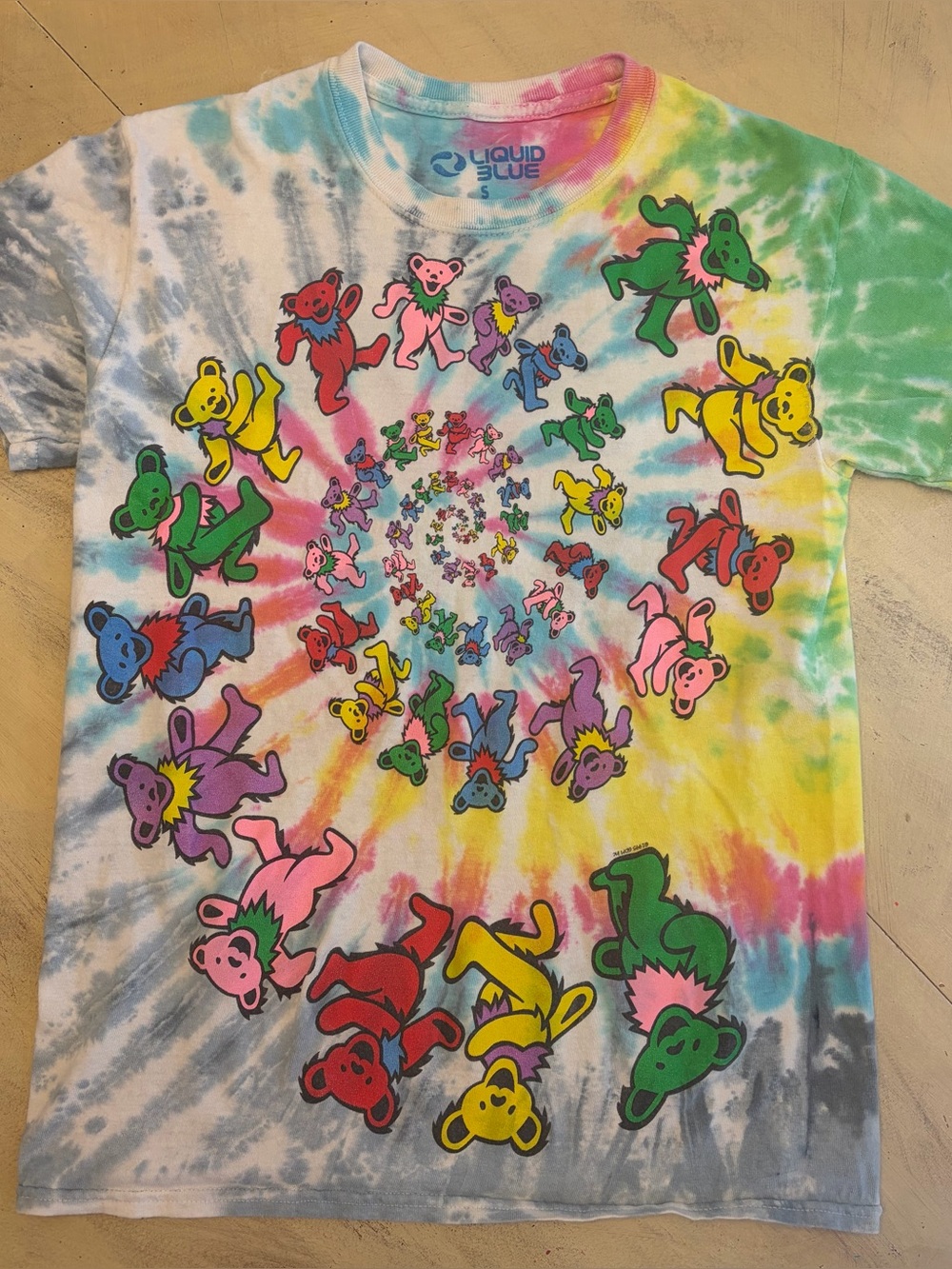 1995 Liquid Blue GRATEFUL DEAD Dancing Bears Spiral Tie Dye Shirt Size Small